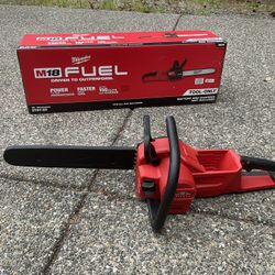 Milwaukee M18 16-inch Chainsaw