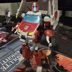 Transformers Animated Deluxe Class Ratchet