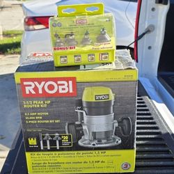 Ryobi 1.5HP router + 4 Decorative router bit set