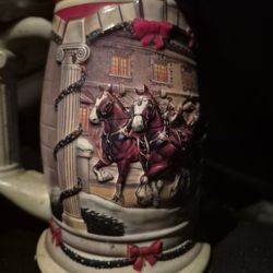 2001 Holiday At The Capital Busweiser Stein