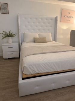 Full room furniture. Bed + mattress + drawer + mirror + nightstand