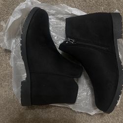 Kids Boots Sz 5