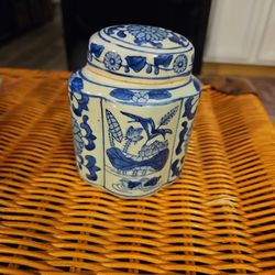 Vintage Chinese Blue & White Porcelain 4" Tall Ginger Jar With Lid, Rhombus Shape