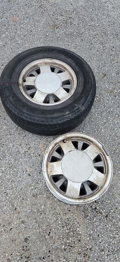 Rims and one tire