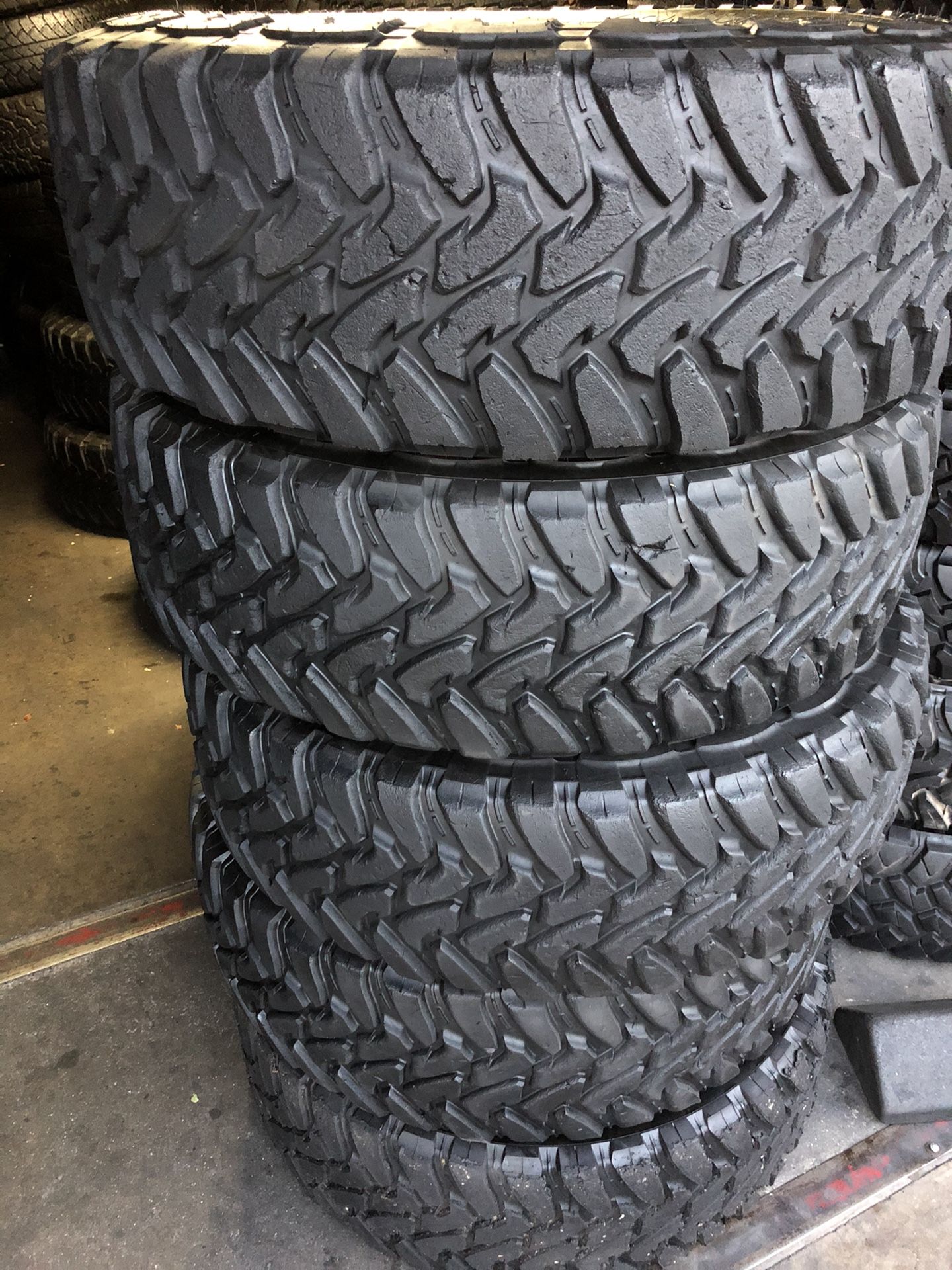 5 toyo tires 39/13.50R17 $600