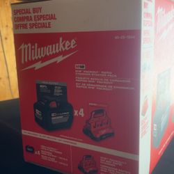 Milwaukee M18" PACKOUT" RAPID CHARGER STARTER PACK