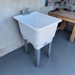 Utilatub Utility Laundry Tub Garage Work Shop Sink with Faucet and connection hoses! Good condition!  24x18x33in