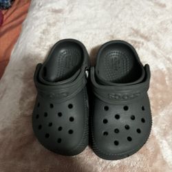 Crocs Size 6c 