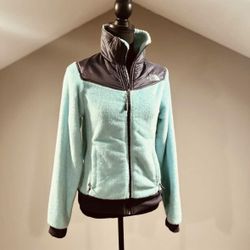 Like New Turqouis and Gray North Face Jacket - Small