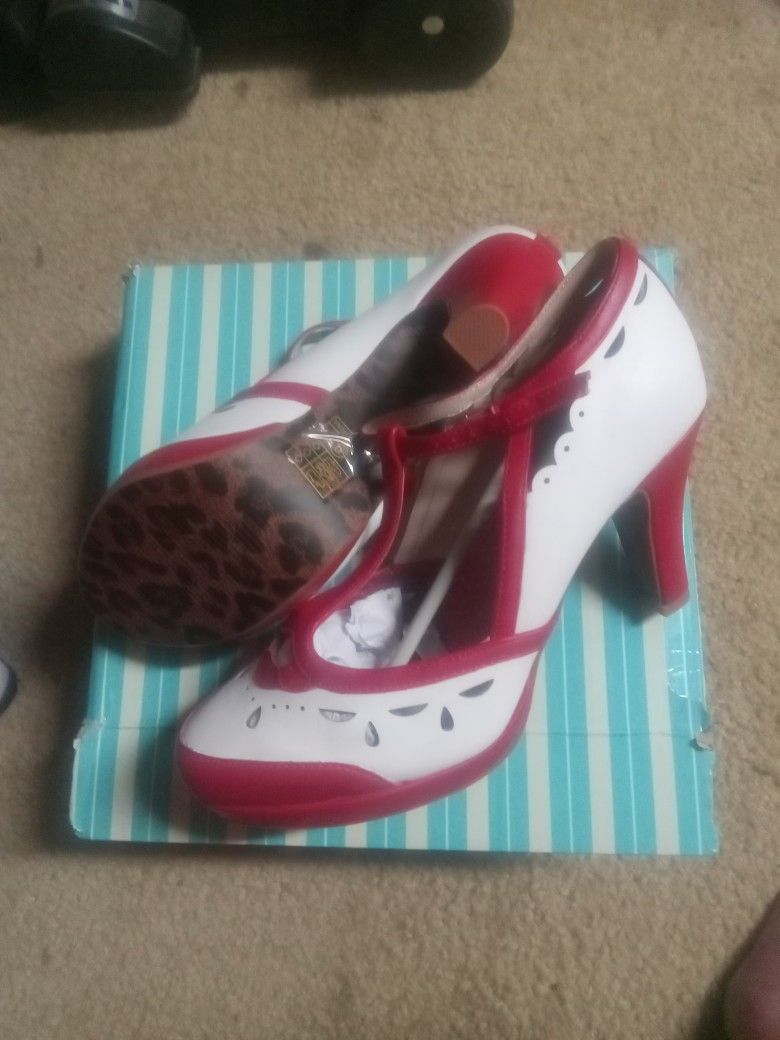 BETTIE PAGE SIZE 9 $35.00