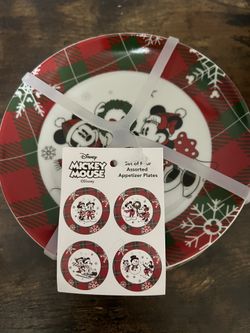 Disney Mickey & Minnie Mouse 4 Ceramic Christmas Plaid Appetizer/Dessert Plates