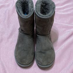 Gray Ugg Boot Size 9
