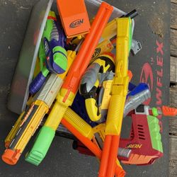 Large Lot Of Around 12 Nerf and Other Guns & Shotguns 