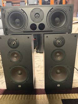 Nice Vintage JBL G300 speaker with Definitely Technology CLR center channel speaker