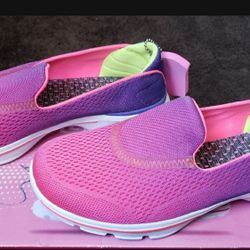 Pink Brand New Girls Skechers Size 4