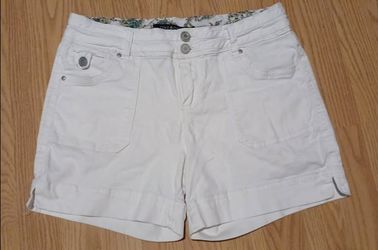 ONE5ONE White Denim Shorts size 6