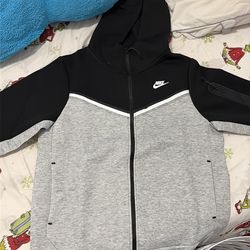 Nike tech black and grey size M