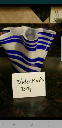 glass blown flower vase