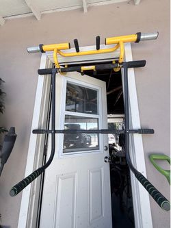 Gym supreme mega bar + dip attachment.