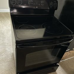 BLACK GLASSTOP STOVE