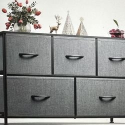 5 Drawer Dresser Like New