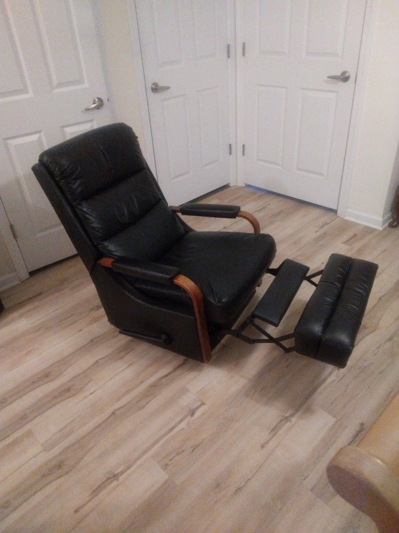Leather Reclyner