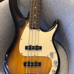 Peavey Bass Guitar With Amp Bag Nice  