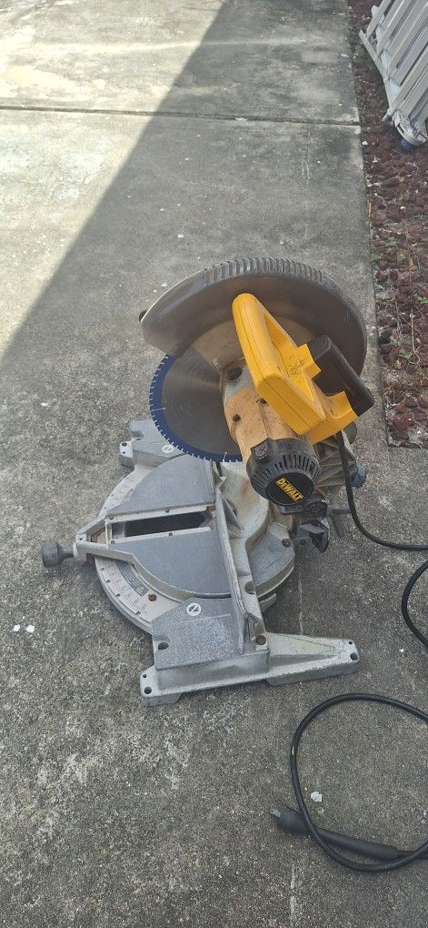 Dewalt Chop Saw