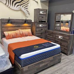 Brand New 🦚$30 Down Payment Finance🦚Baystorm Queen Panel Headboard, Dresser, Mirror, Chest And Nightstand// 5 Piece Queen Panel Bedroom Set