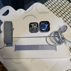 Apple Watch Series 10, Silver Aluminum 44 Mm Gps