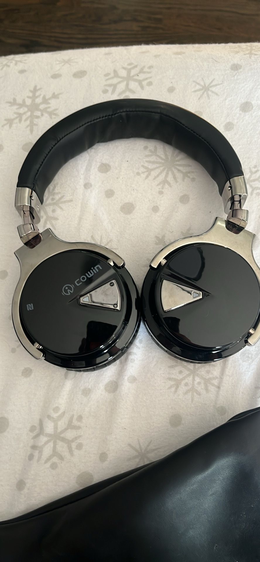 E7 Cowin Wireless Noise Canceling Headphones