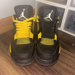 Jordan 4 Yellow Thunder 