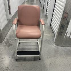 Lumex Everyday Hip Chair W/Footrest, Rosewood GF 350lbs READ. New open box with cosmetic blemishes from storage and transportation. These blemi