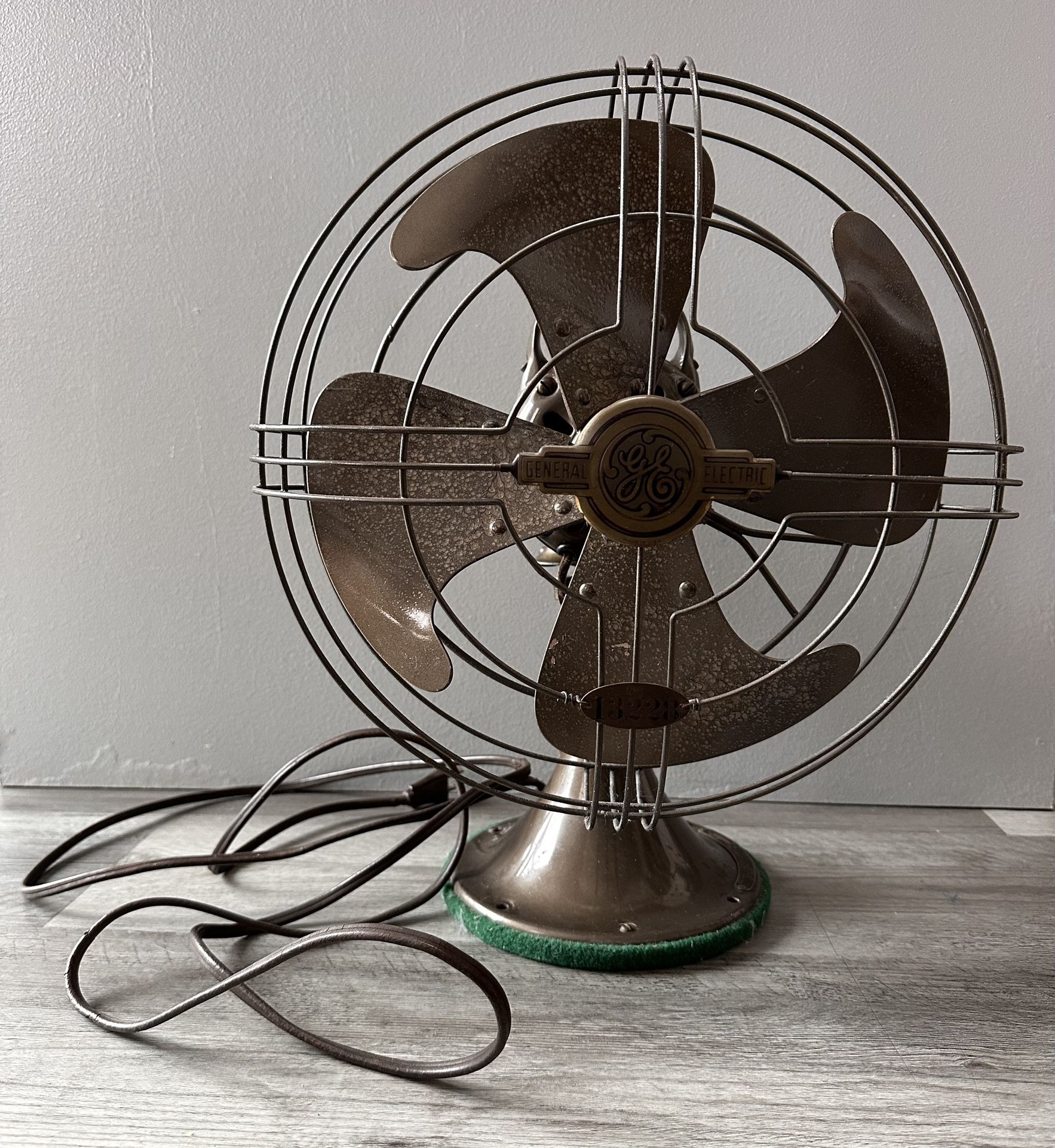 Vintage GE General Electric Vortalex ~ 17.5" ~ 3 Speed Metal Cage Oscillating Fan