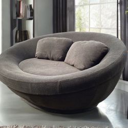 Unique Modern Couch - Cozy & Chic!