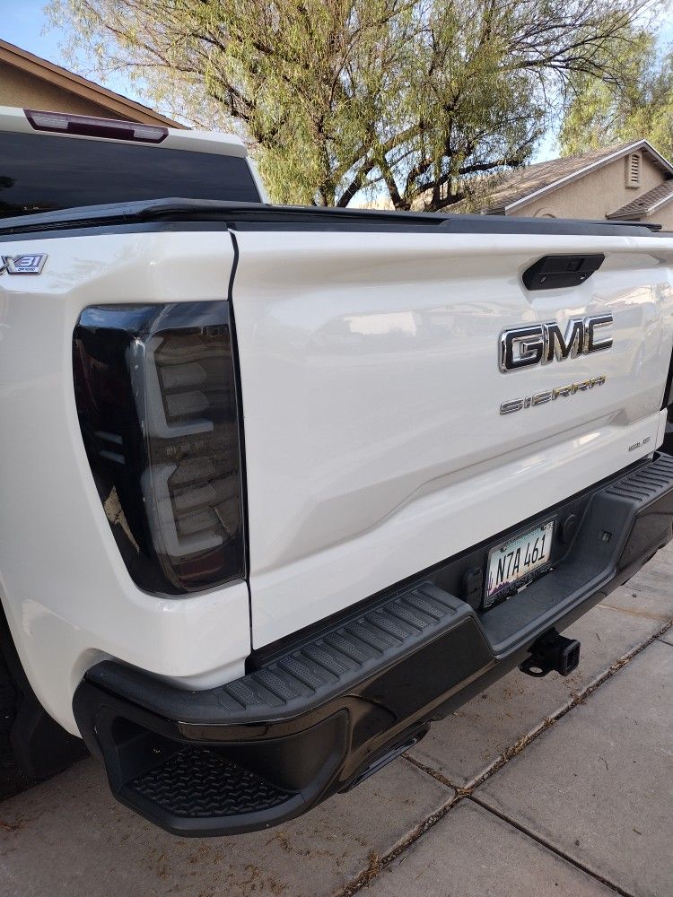 19-22 Sierra Spyder Taillights (Led Not Build Style)