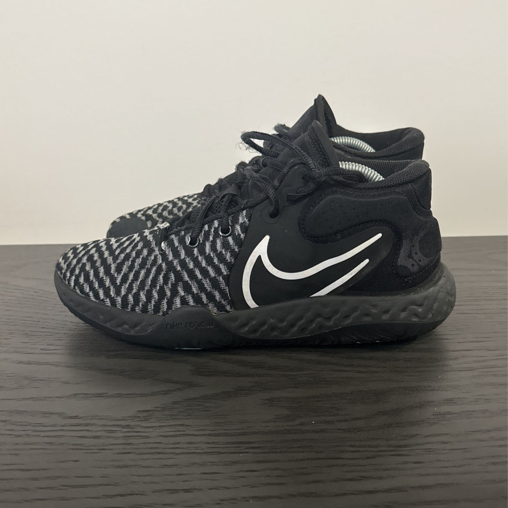 Nike KD basketball shoes size 9.5