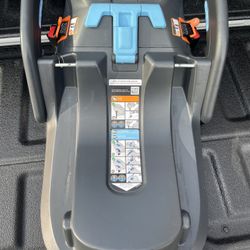 Uppa Baby Car seat Base 