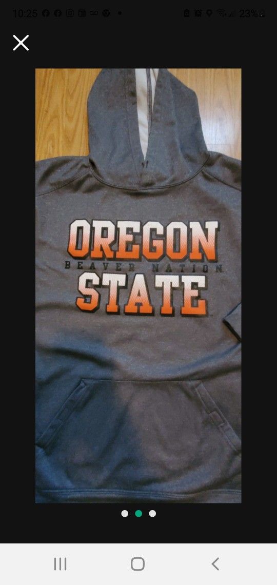 Oregon State  Gray SWEATSHIRT..SIZE L ADULT..LIKE NEw!