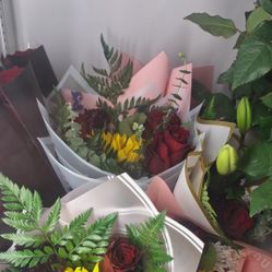 Boquets & Flower Arrangements 