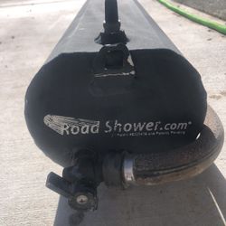ROAD SHOWER- Pressurized Water storage for vehicle roof top