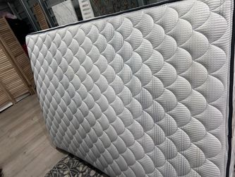 FULL SIZE MATTRESS