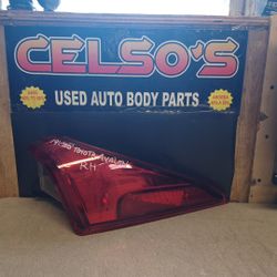 19 20 Toyota Avalon RH Tail Light LED OEM. 