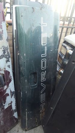 99-06 silverado sierra tailgate