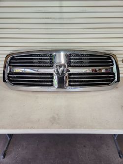 2013 to 2018 Dodge 1500 Ram OEM Grille