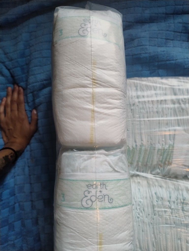 222 Size 3 Earth+Eden Diapers 