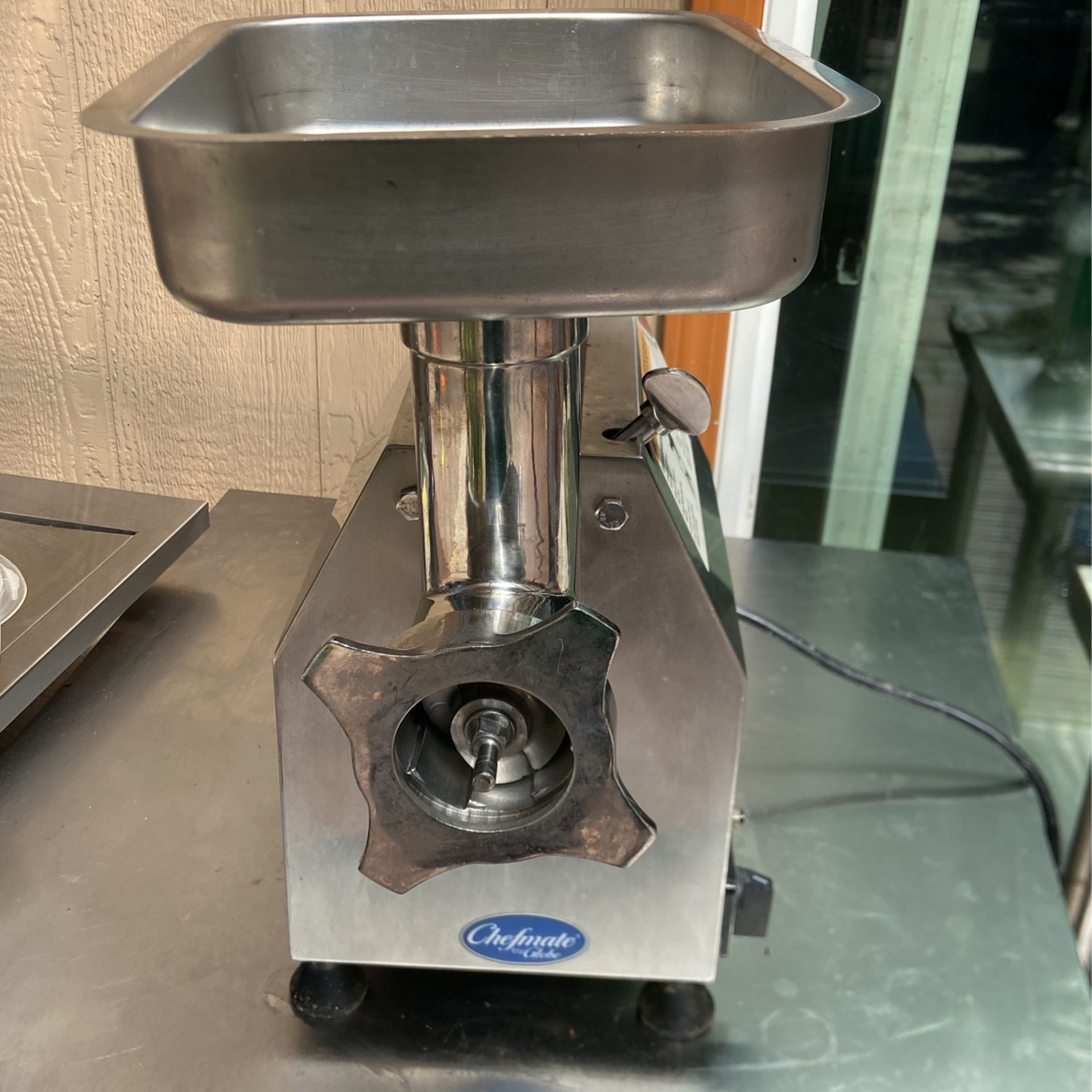 CHEFEMATE GLOBE C22 MEAT GRINDER LIKE NEW for Sale in Redmond, WA OfferUp