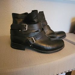 Black Leather Boots Sz 7.5
