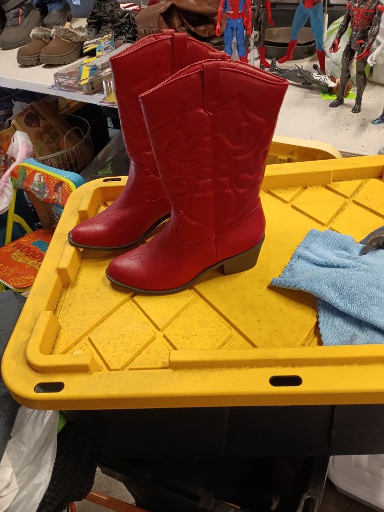 Boots New Size 9 For 10.00