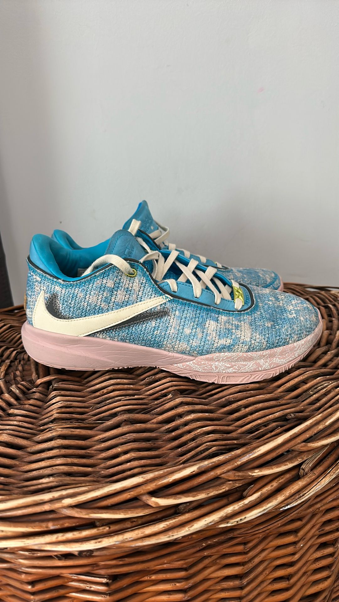 LeBron 20 Allstars (comes With Original Box And Accessories)